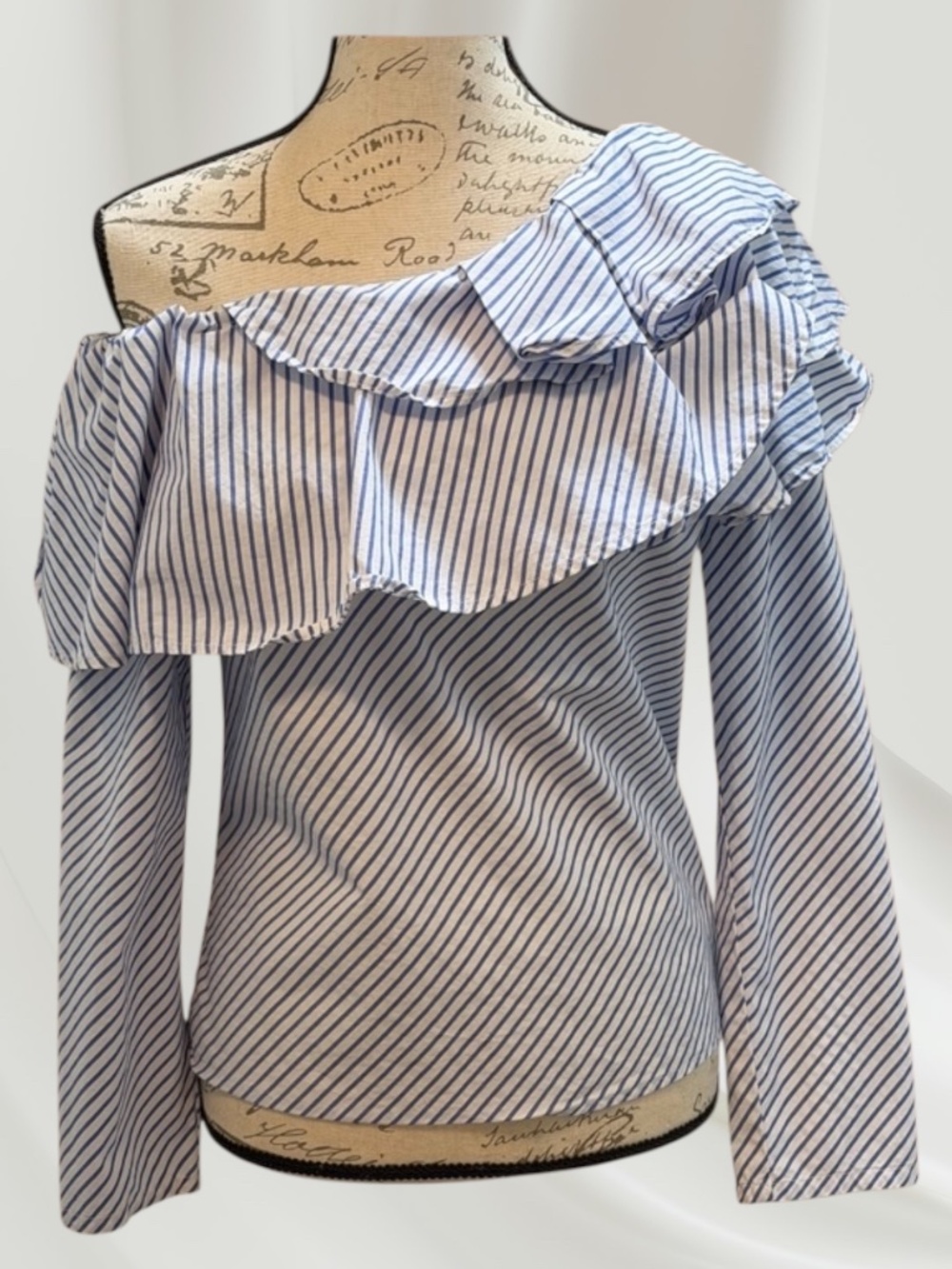 GAP Off Shoulder Striped Blouse. So Pretty M Layers Collar Long Sleeves Exc cond